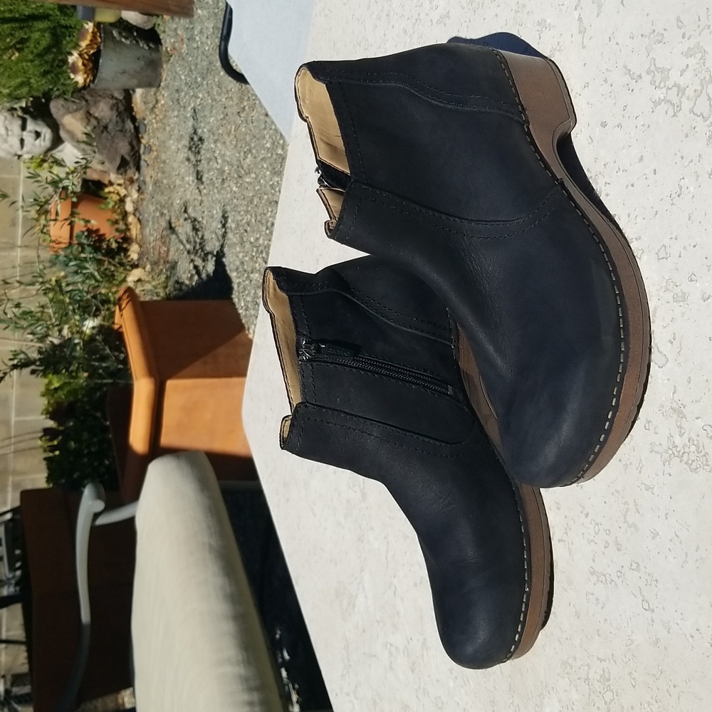 Dansko Barbara low bootie size 39